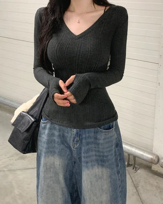 V-neck ribbed knit