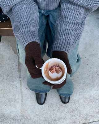 Simple wool gloves