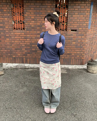 Flower-tucked midi skirt
