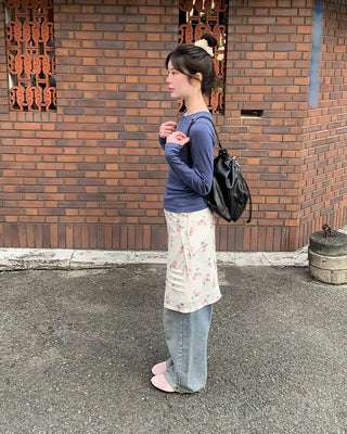 Flower-tucked midi skirt