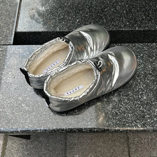 Fur down sneakers