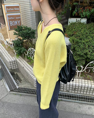 V-neck raglan pastel knit