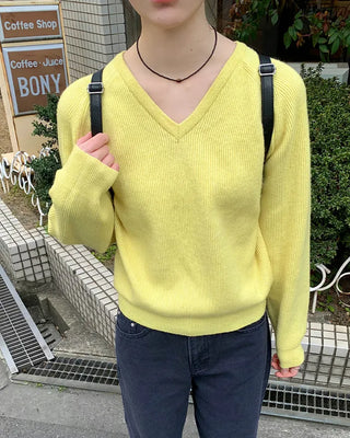 V-neck raglan pastel knit