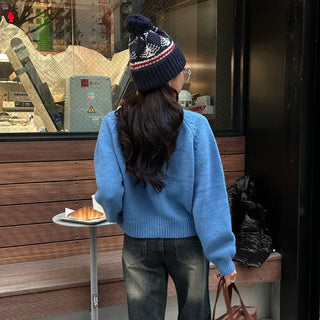 Pom-pom tree knit hat