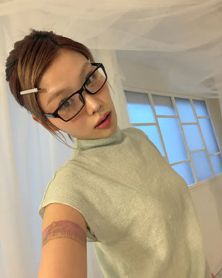 Square acrylic frame glasses