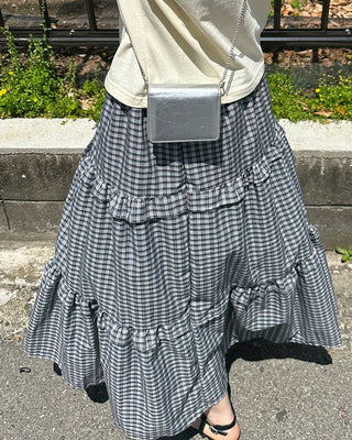 Checked tiered long skirt