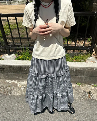 Checked tiered long skirt