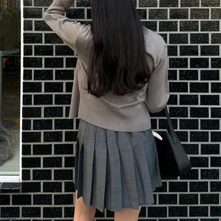 Round neck cropped knit cardigan
