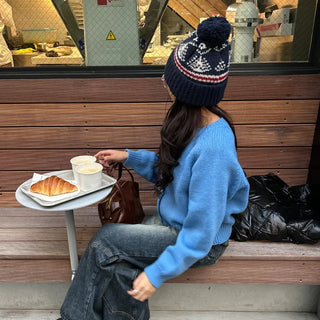 Pom-pom tree knit hat