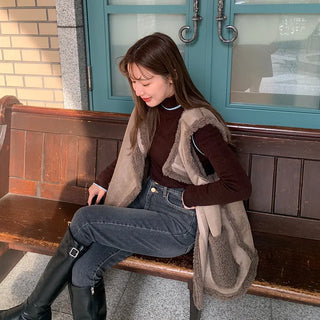 Double-button skinny pants