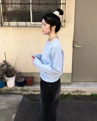 Simple round-neck knit