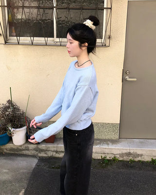 Simple round-neck knit
