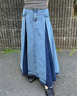 Slit two-tone denim long skirt