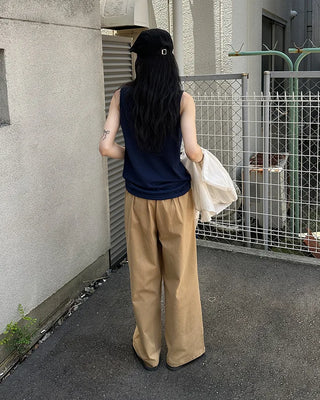Button-point sleeveless top