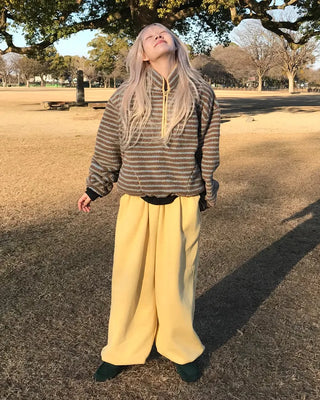 Fleece-lined one-pleat sweatpants