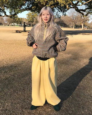 Fleece-lined one-pleat sweatpants
