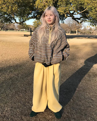 Fleece-lined one-pleat sweatpants