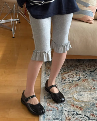 Frilled Ribbed Capri Pants
