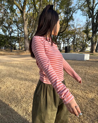 Round piping neck striped knit