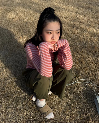 Round piping neck striped knit