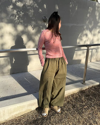 Round piping neck striped knit