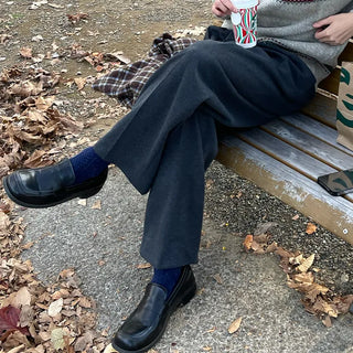Wide-leg slacks with elastic waistband