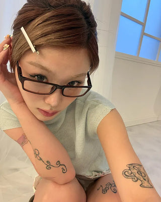 Square acrylic frame glasses
