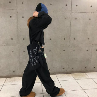 Pointed wide black denim pants