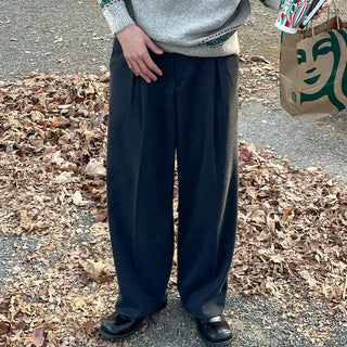 Wide-leg slacks with elastic waistband