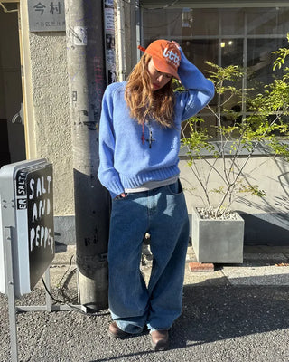 V-neck stitched raglan knit sweater