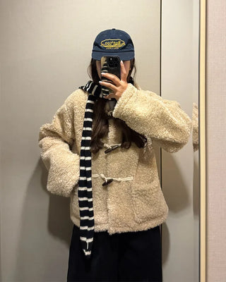 Border pattern scarf