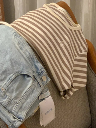 Weekly Stripe Border Pattern T-Shirt