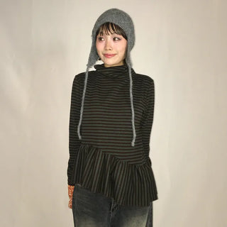 Frilled border turtleneck T-shirt