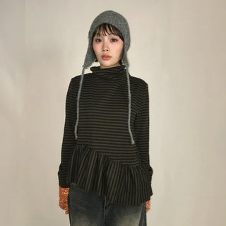 Frilled border turtleneck T-shirt