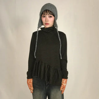 Frilled border turtleneck T-shirt