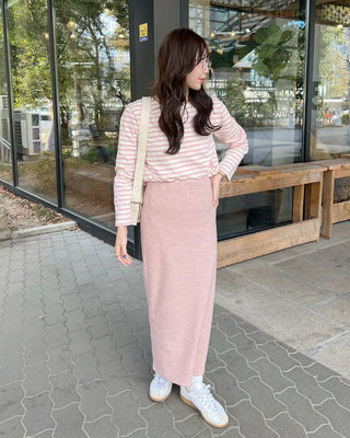 Simple knit skirt