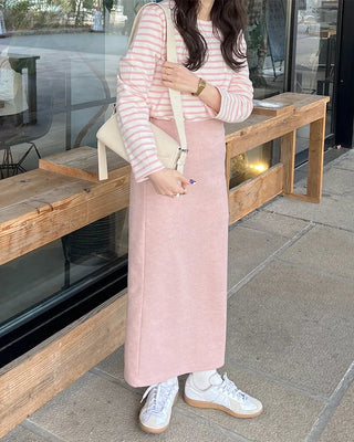 Simple knit skirt