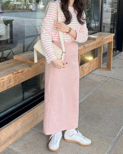 Simple knit skirt