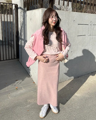 Simple knit skirt