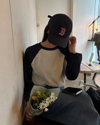 Raglan long-sleeved T-shirt