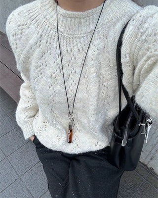 Simple round neck point knit