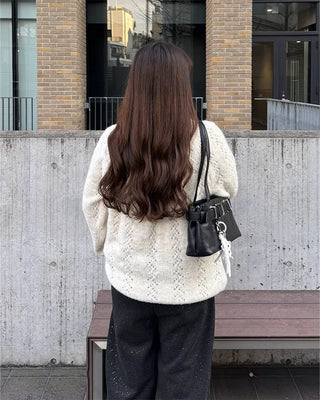 Simple round neck point knit