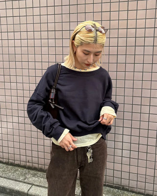 One-shoulder oversized sweatshirt