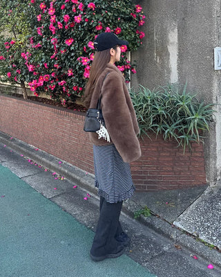 Crop collar point fur jacket