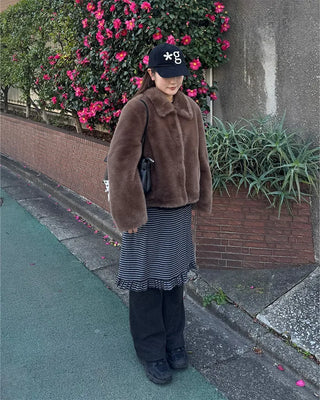 Crop collar point fur jacket