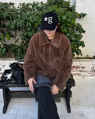 Crop collar point fur jacket