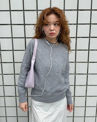 Simple round-neck knit