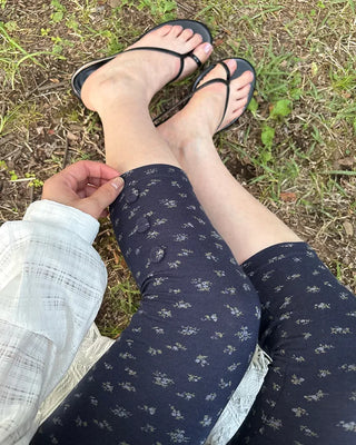 Walnut Button Mini Flower Cropped Leggings