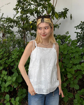 Punching block flower stitch camisole