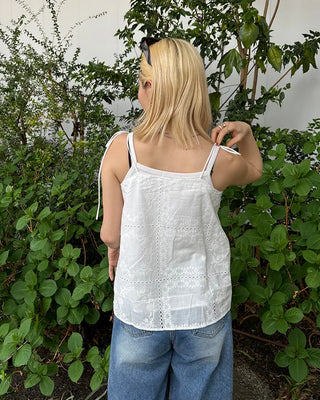 Punching block flower stitch camisole